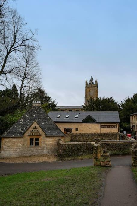 Chic Cotswold Tiny Home - Oddity House Blockley Luaran gambar